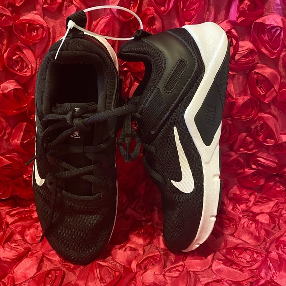 Nike Legend Essential Women's - Picture 2 of 10